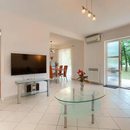 Macini-1 By Interhome Apartmán *