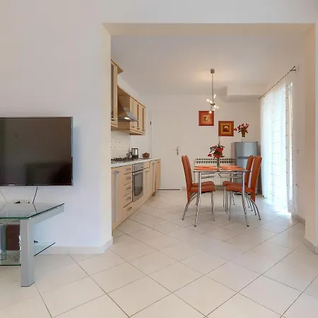 Macini-1 By Interhome Appartement Žminj
